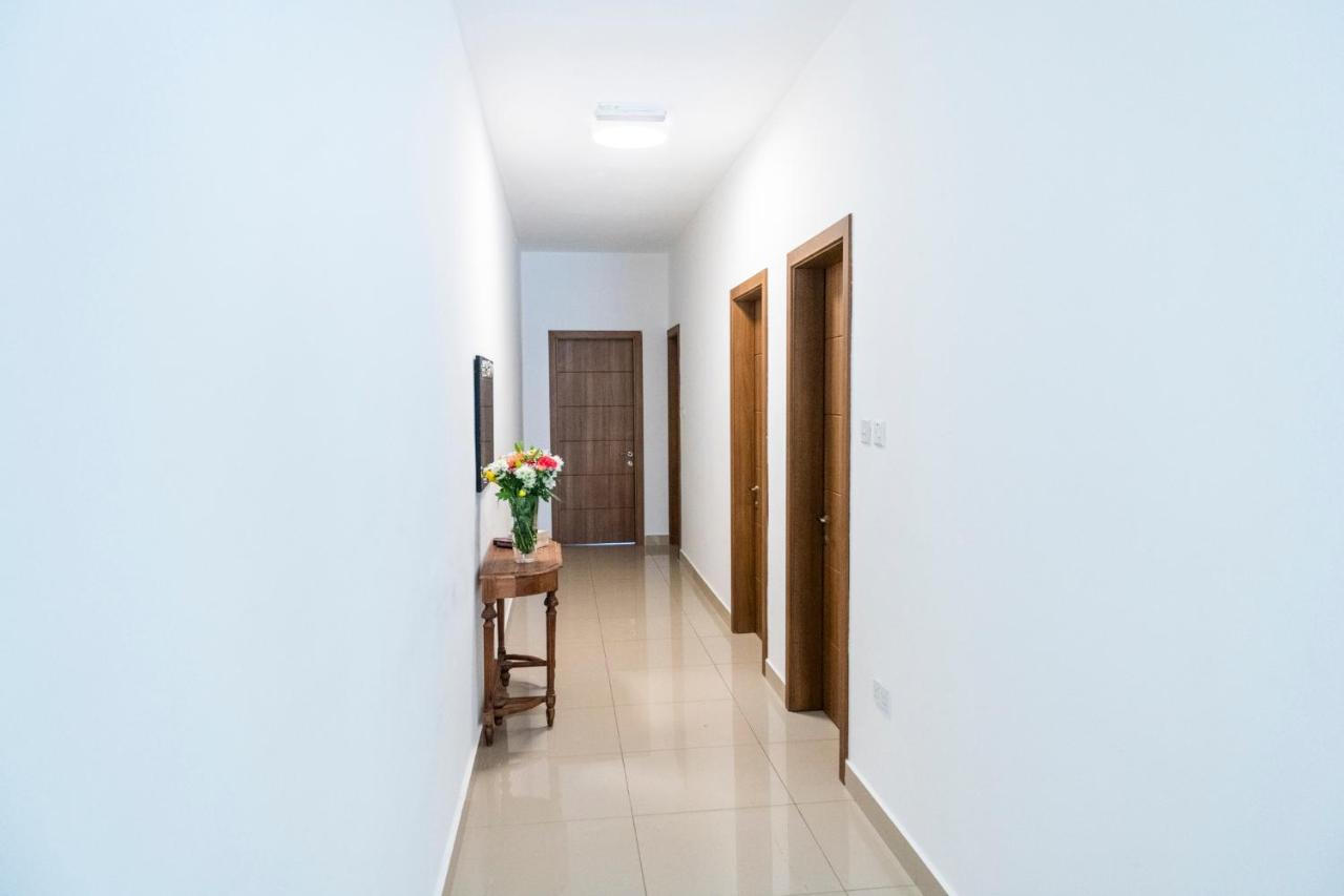 Rua Cosy Apartment Слима Екстериор снимка